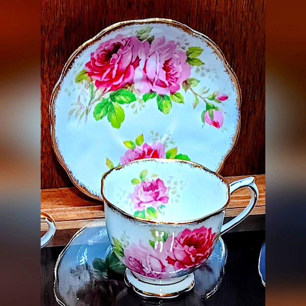 Vintage Royal Albert American Beauty England bone China